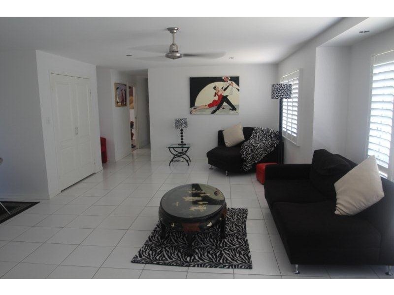 2 Muirfield Crescent, Tewantin QLD 4565