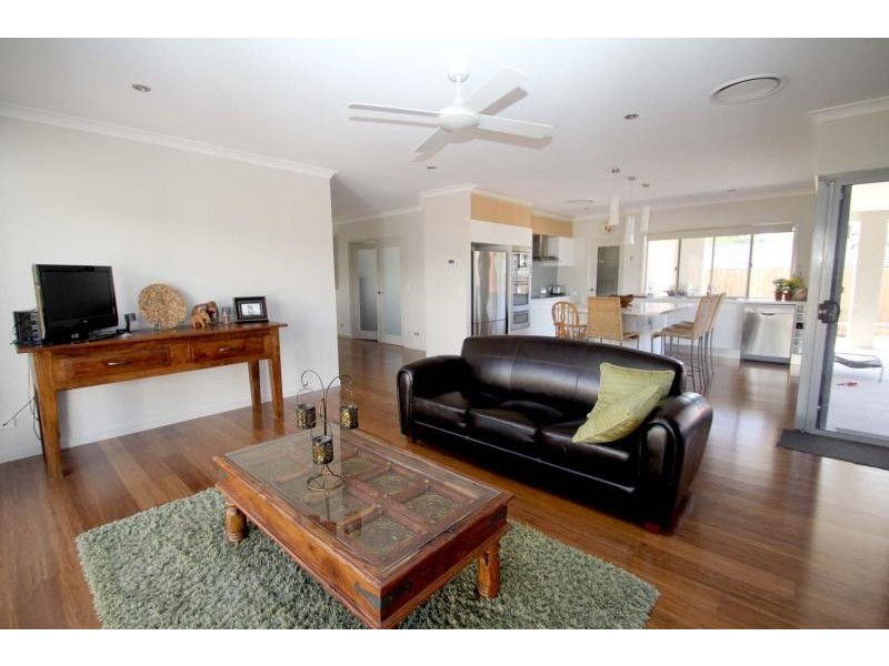 16 Attenuatta Place, Noosaville QLD 4566