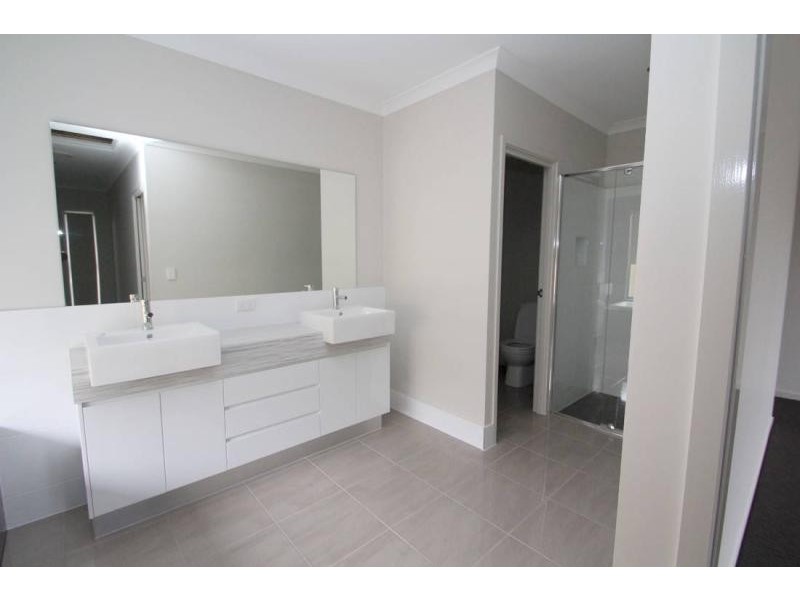 16 Attenuatta Place, Noosaville QLD 4566