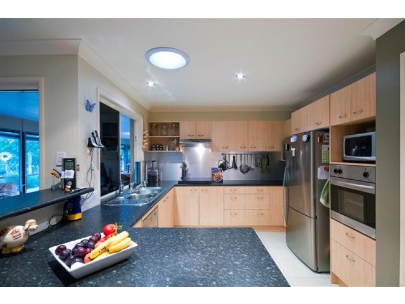 3 Vines Court, Tinbeerwah QLD 4563