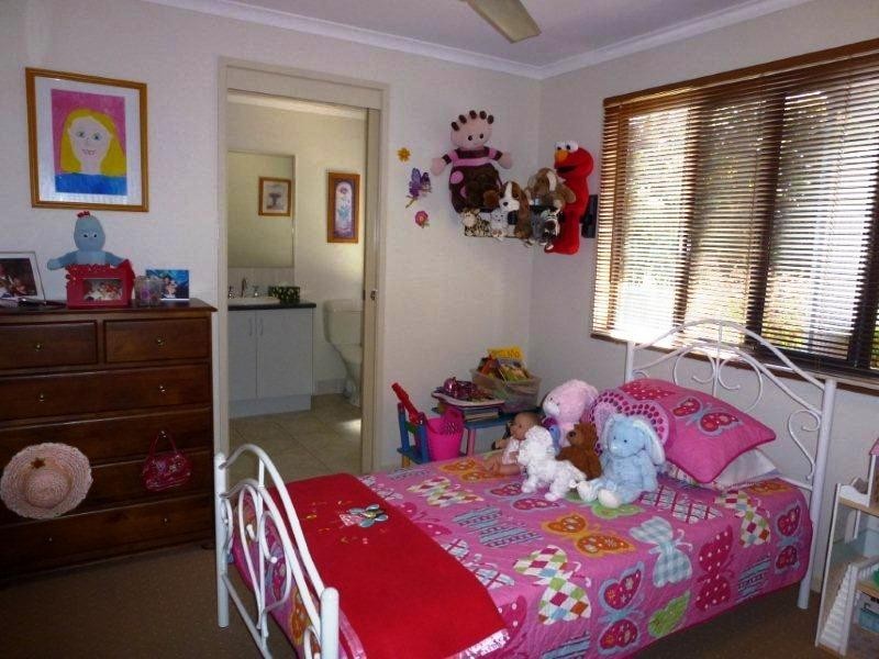 22 Dela Court, Cooroibah QLD 4565