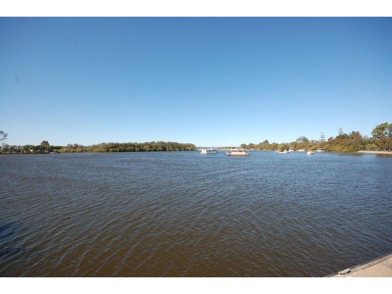 1/9 Lake Street, Tewantin QLD 4565