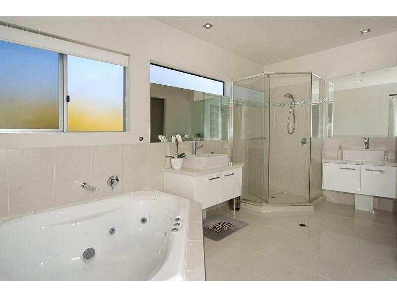 14 Lyndhurst Grove, Tewantin QLD 4565