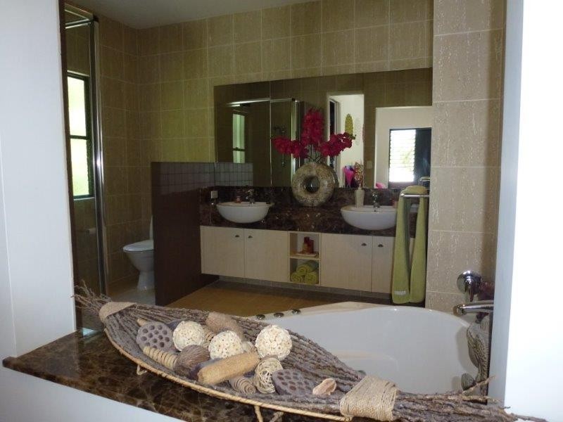 35 Waterside Court, Noosa Waters QLD 4566