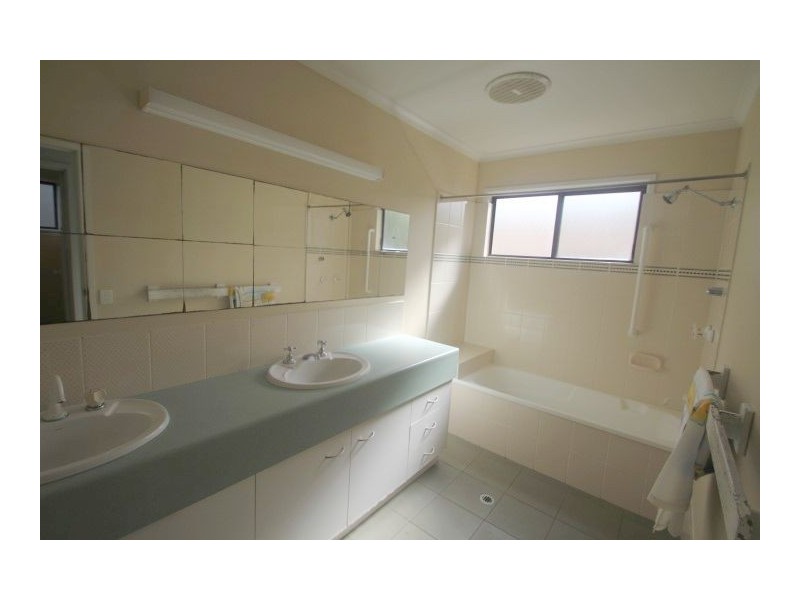 73 Griffith Avenue, Tewantin QLD 4565