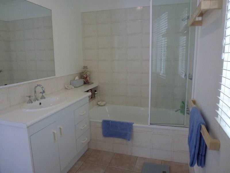 3/5 Stillwater Place, Noosaville QLD 4566