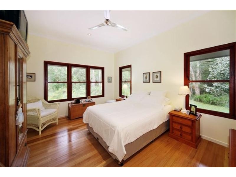 8 Campbells Road, Cootharaba QLD 4565