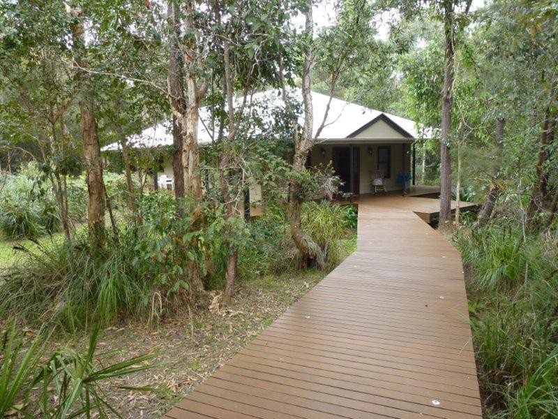 8 Campbells Road, Cootharaba QLD 4565