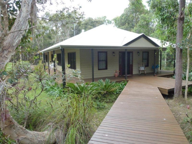 8 Campbells Road, Cootharaba QLD 4565