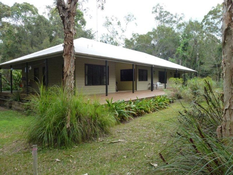 8 Campbells Road, Cootharaba QLD 4565