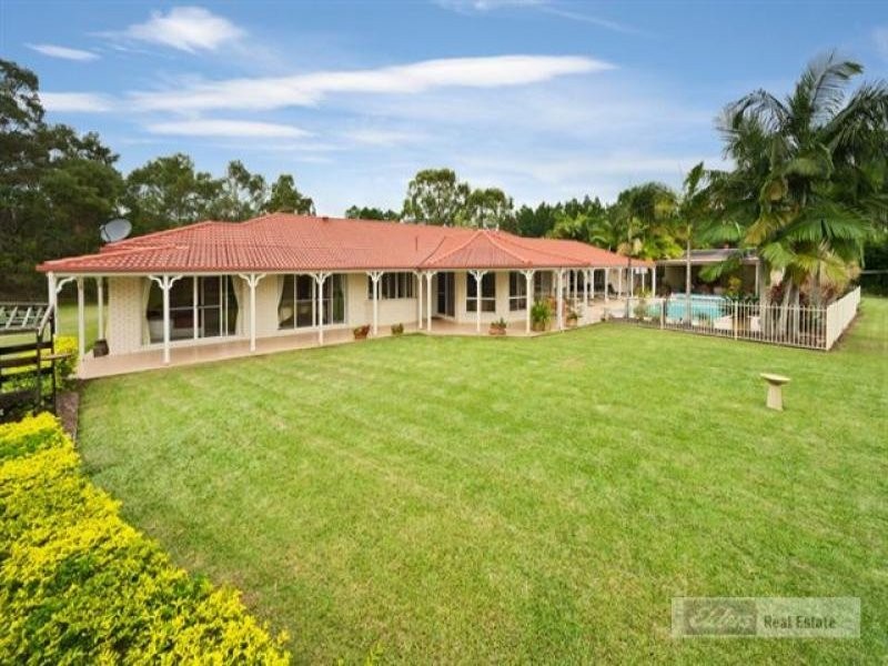 6 Illoura Place, Cooroibah QLD 4565