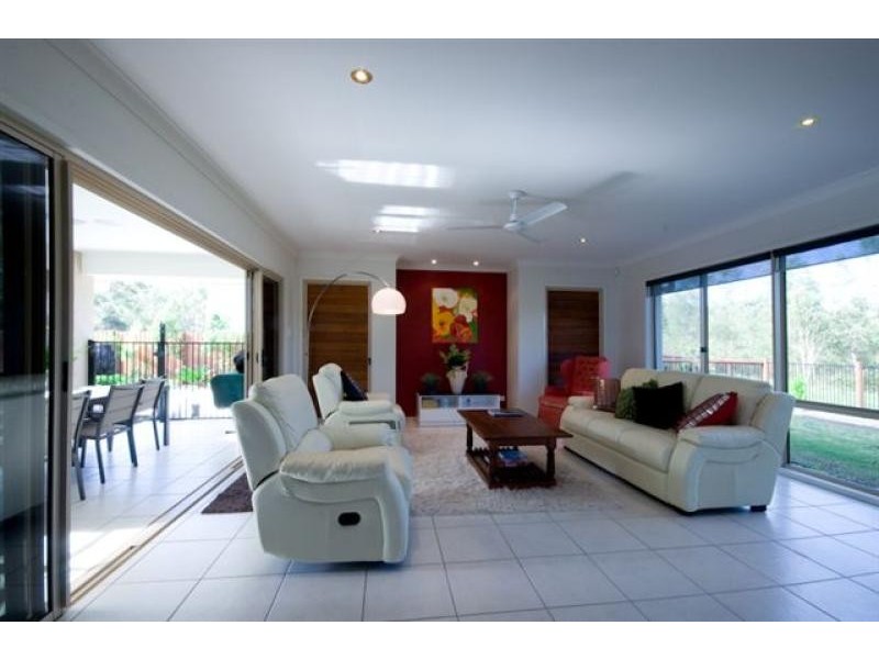 24 Attenuatta Place, Noosaville QLD 4566