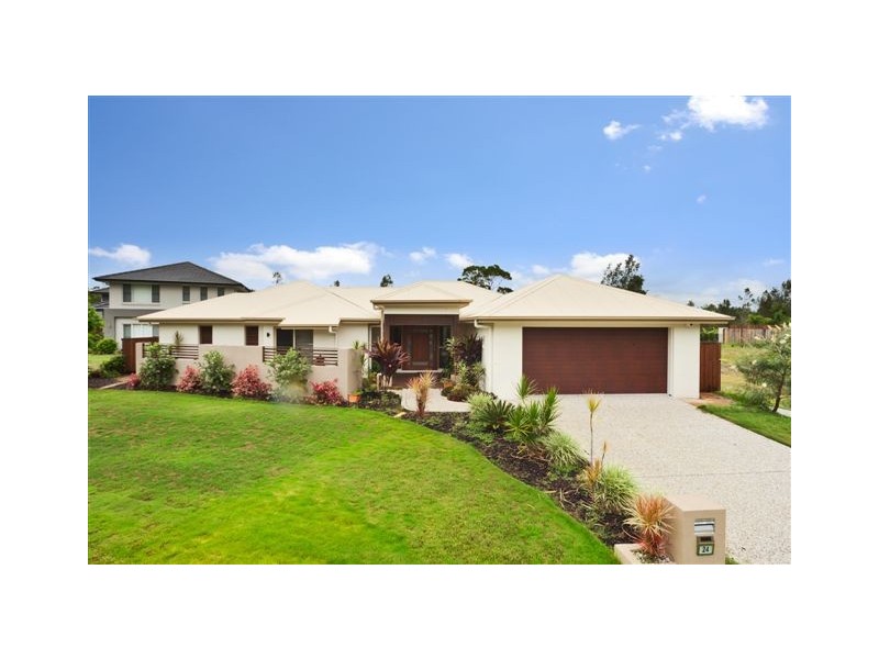 24 Attenuatta Place, Noosaville QLD 4566