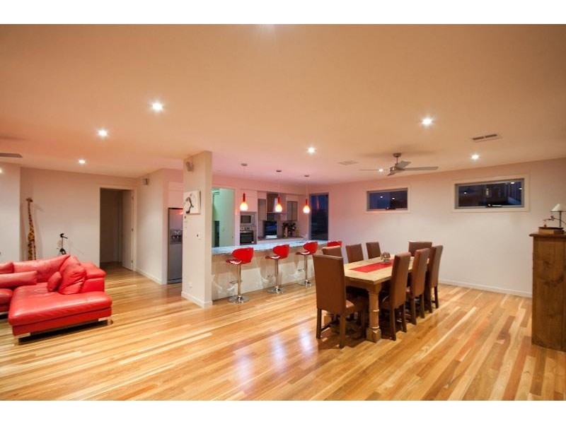 11 Seagull Avenue, Caloundra QLD 4551