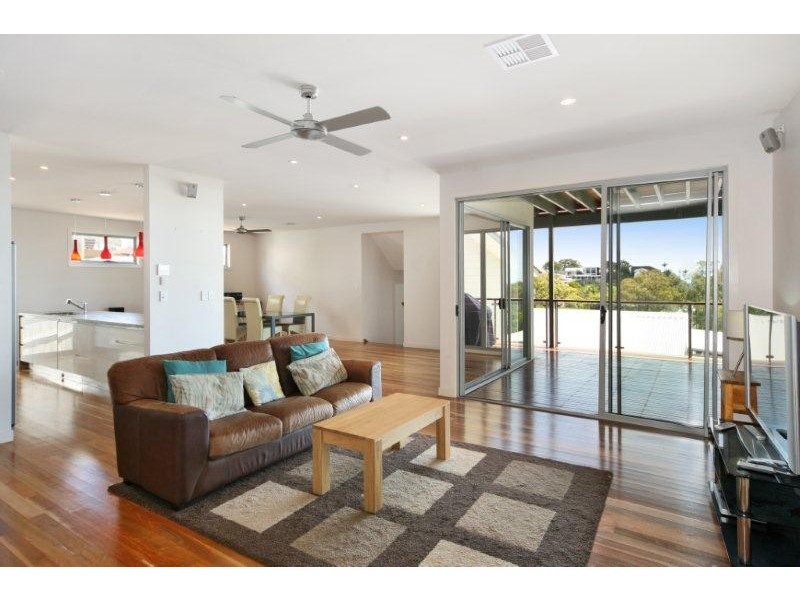 11 Seagull Avenue, Caloundra QLD 4551