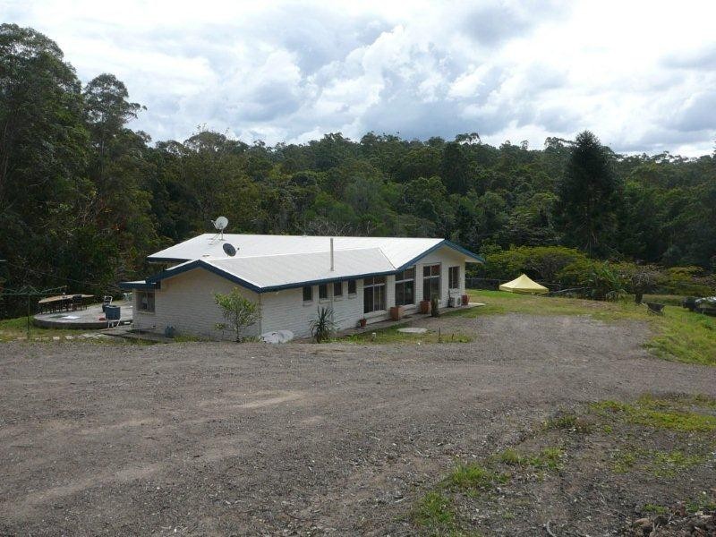 37 Gwandalan Road, Lake Macdonald QLD 4563