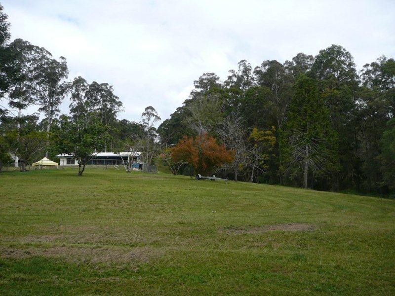 37 Gwandalan Road, Lake Macdonald QLD 4563