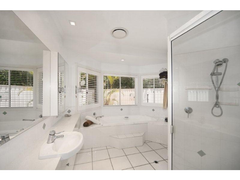 5 The Peninsula, Noosa Waters QLD 4566