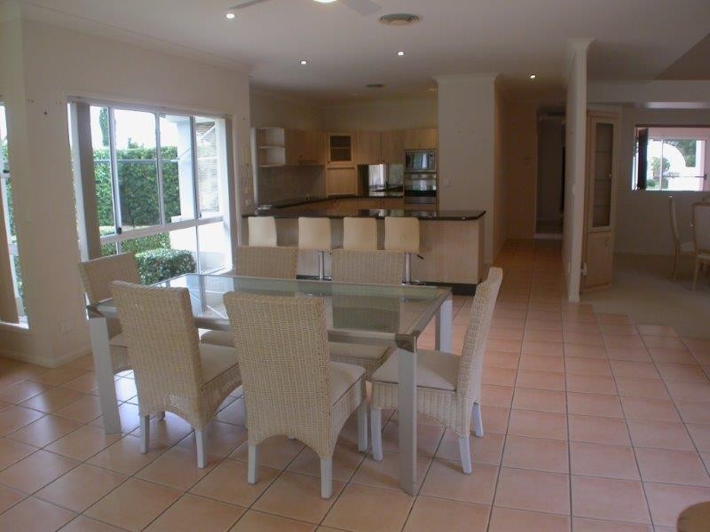 7 Habitat Place, Noosa Heads QLD 4567