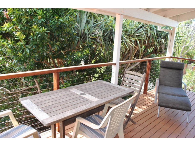 6 Ross Crescent, Sunshine Beach QLD 4567