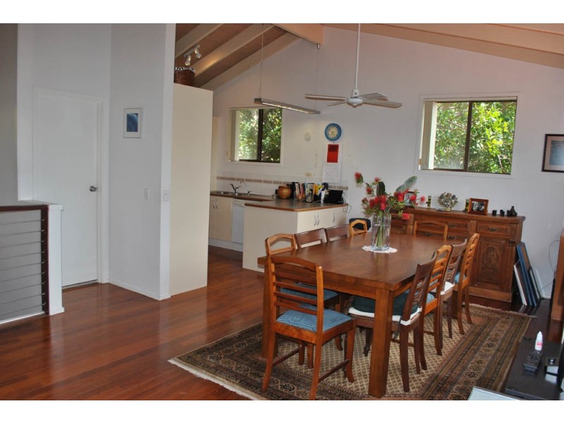 6 Ross Crescent, Sunshine Beach QLD 4567