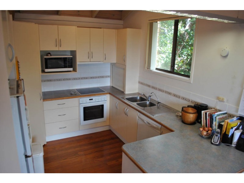 6 Ross Crescent, Sunshine Beach QLD 4567