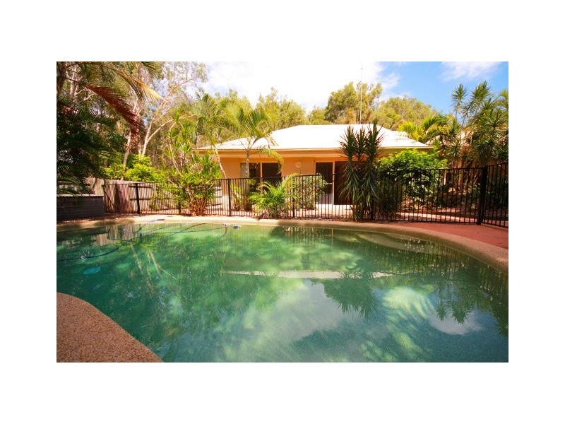 2 Captains Court, Sunrise Beach QLD 4567