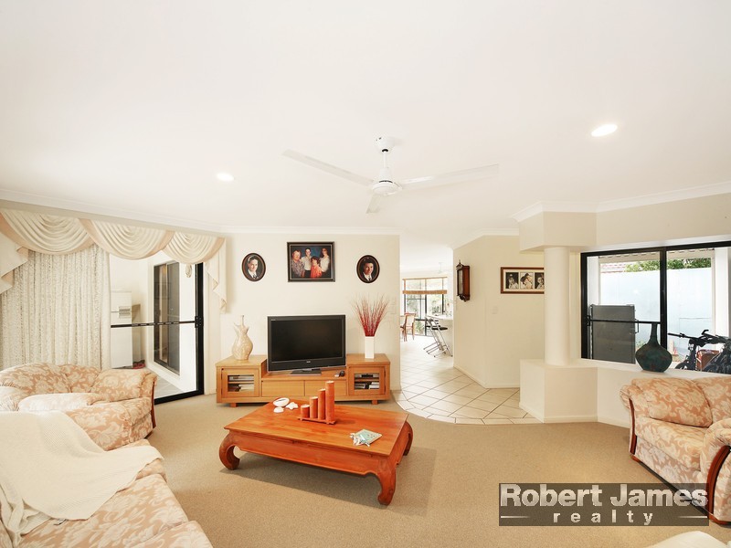 77 Outlook Drive, Tewantin QLD 4565