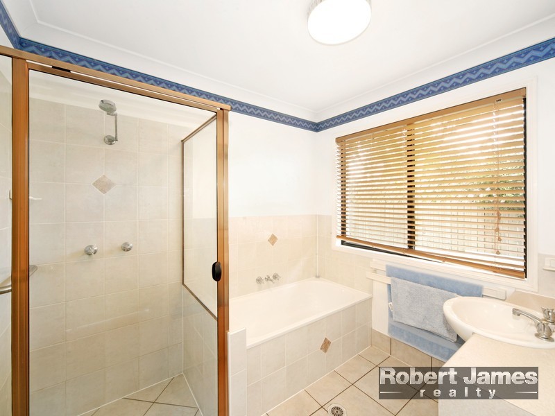 77 Outlook Drive, Tewantin QLD 4565