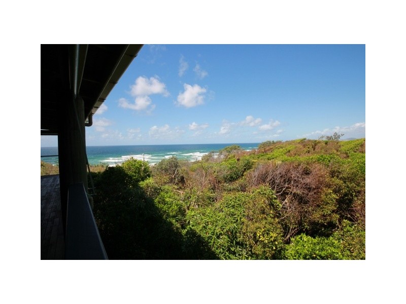 14 Crusoe Court, Castaways Beach QLD 4567