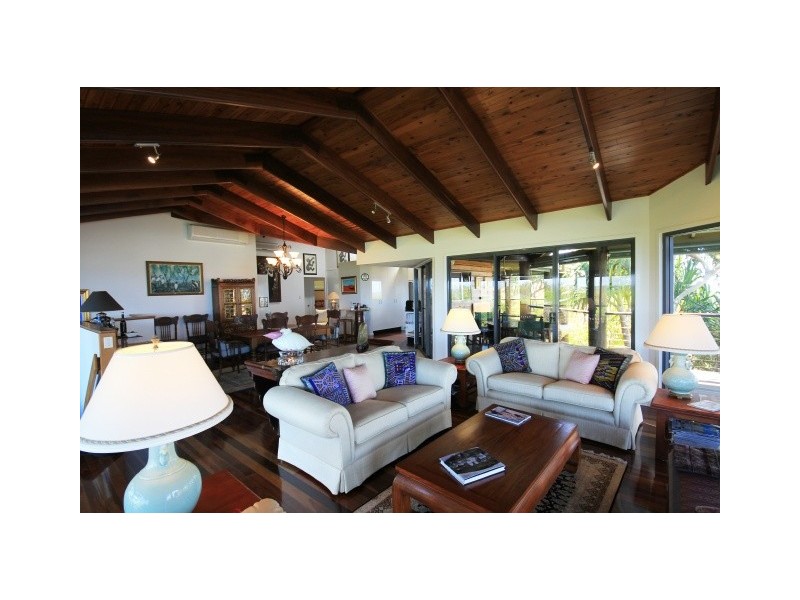 14 Crusoe Court, Castaways Beach QLD 4567