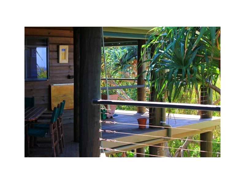 14 Crusoe Court, Castaways Beach QLD 4567