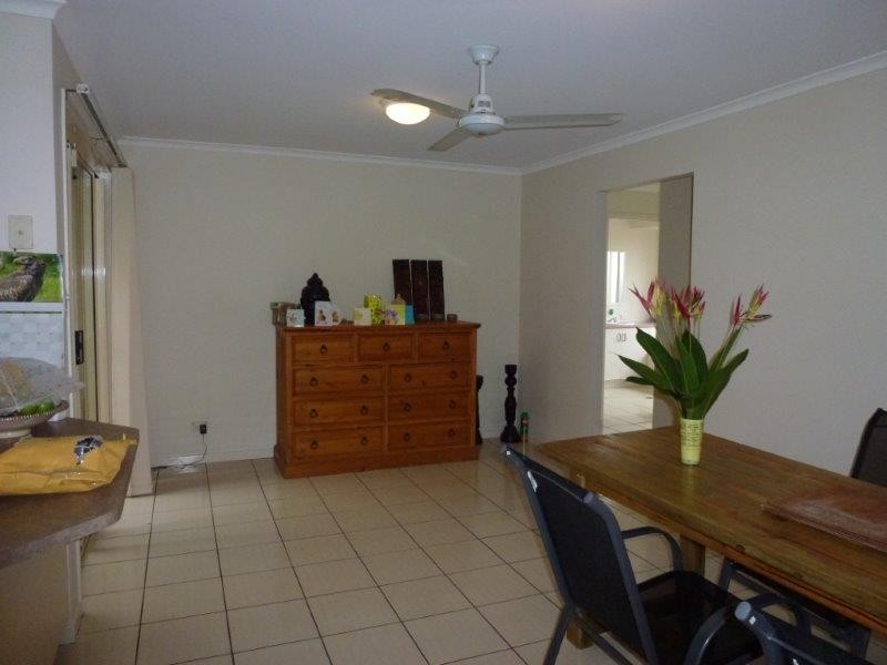 43 Lake Entrance Blvd, Noosaville QLD 4566