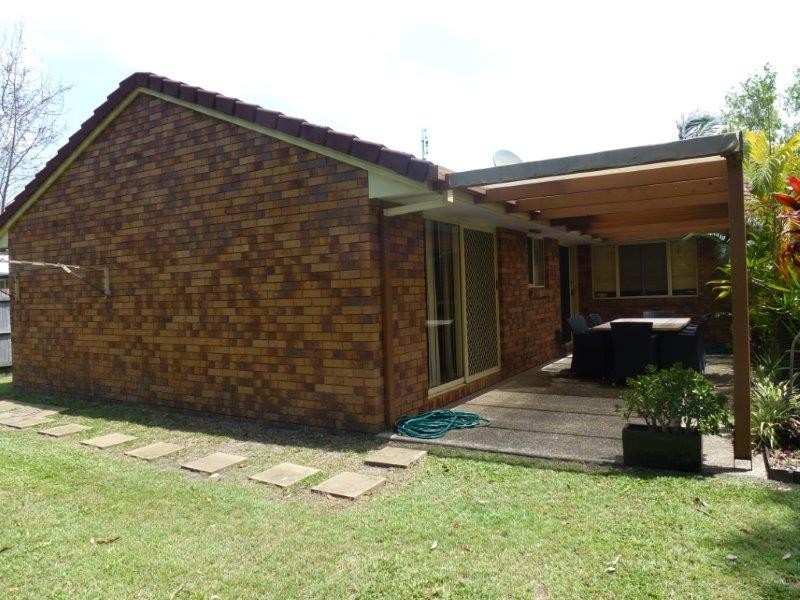 43 Lake Entrance Blvd, Noosaville QLD 4566