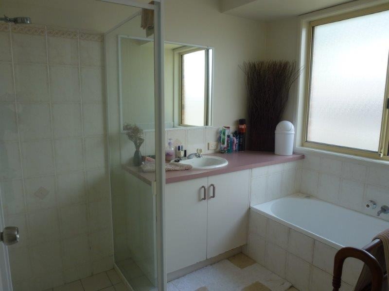 43 Lake Entrance Blvd, Noosaville QLD 4566