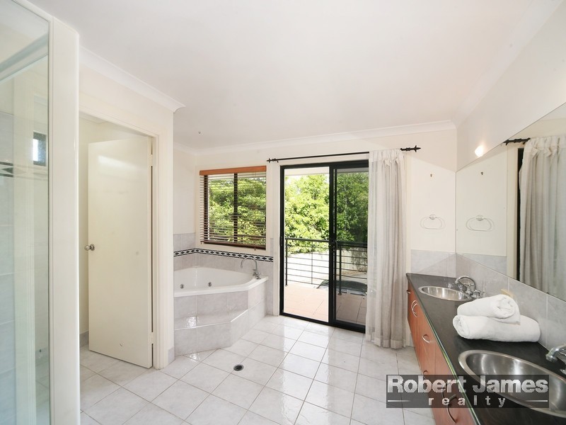 7 Noosa Banks Drive, Tewantin QLD 4565