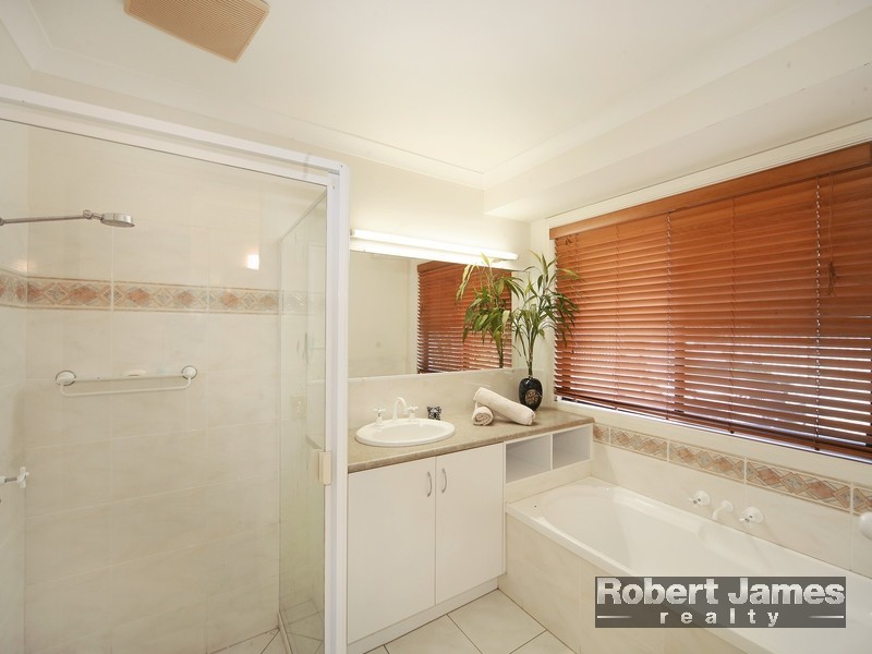 7 Noosa Banks Drive, Tewantin QLD 4565