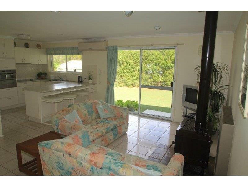 5 Kingsgate Drive, Tinbeerwah QLD 4563