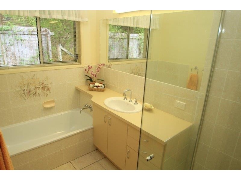 5 Kingsgate Drive, Tinbeerwah QLD 4563