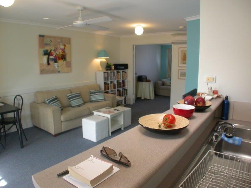 216/4 Lake Weyba Drive, Noosaville QLD 4566