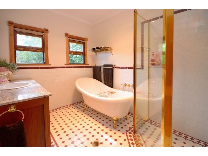 10 Flooded Gum Place, Black Mountain QLD 4563