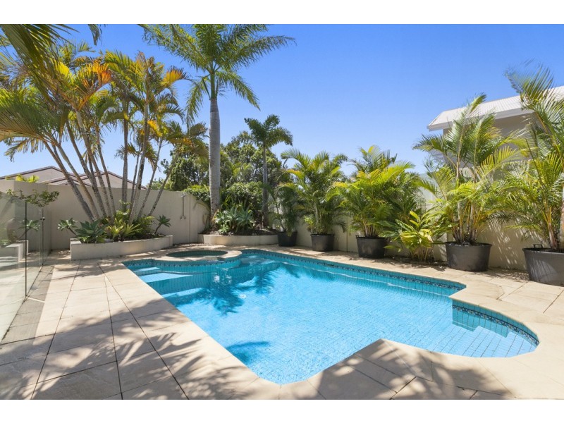 9 Tangmere Court, Noosa Heads QLD 4567