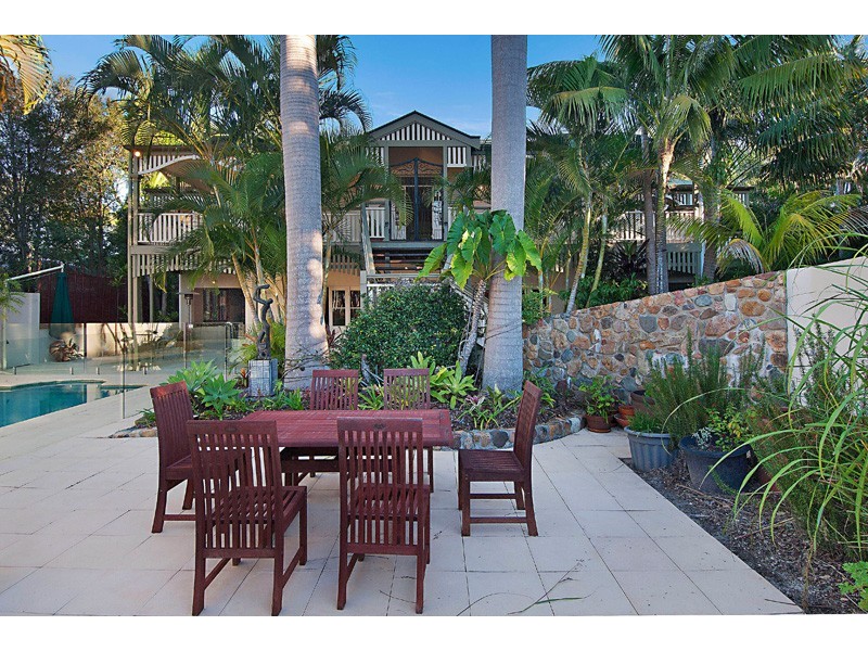 9 Tangmere Court, Noosa Heads QLD 4567