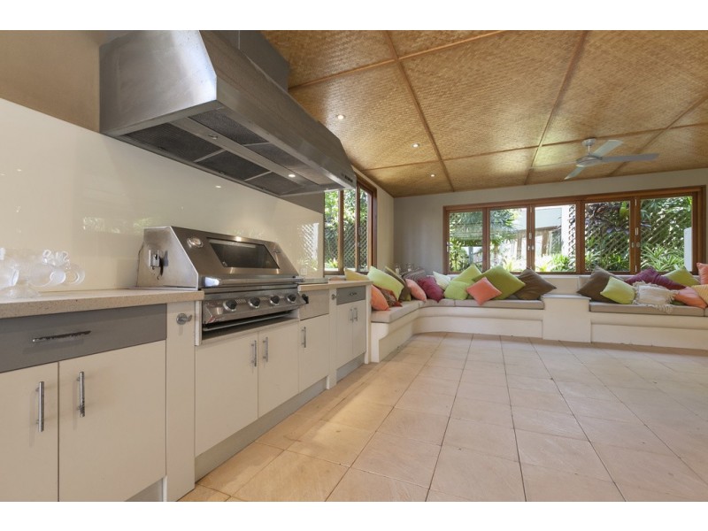 9 Tangmere Court, Noosa Heads QLD 4567