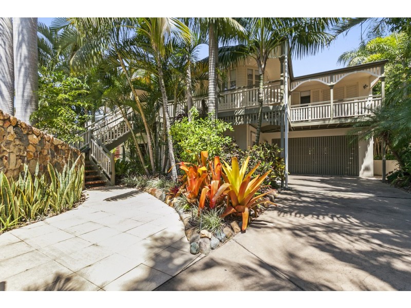 9 Tangmere Court, Noosa Heads QLD 4567