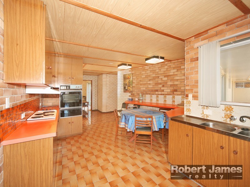 4 Sobraon Street, Sunrise Beach QLD 4567