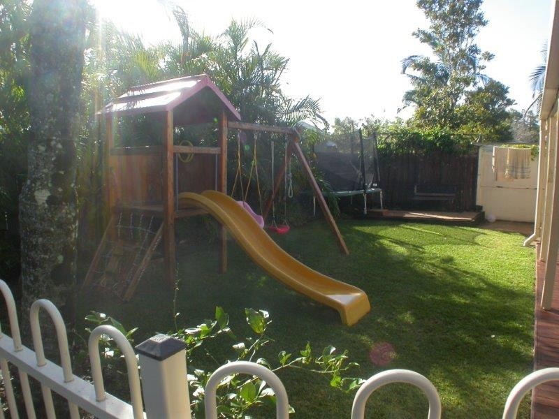 8 Cooba Place, Noosaville QLD 4566