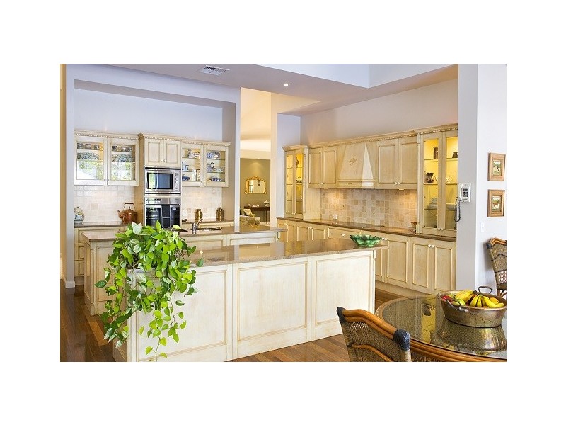 4 Tangmere Court, Noosa Heads QLD 4567