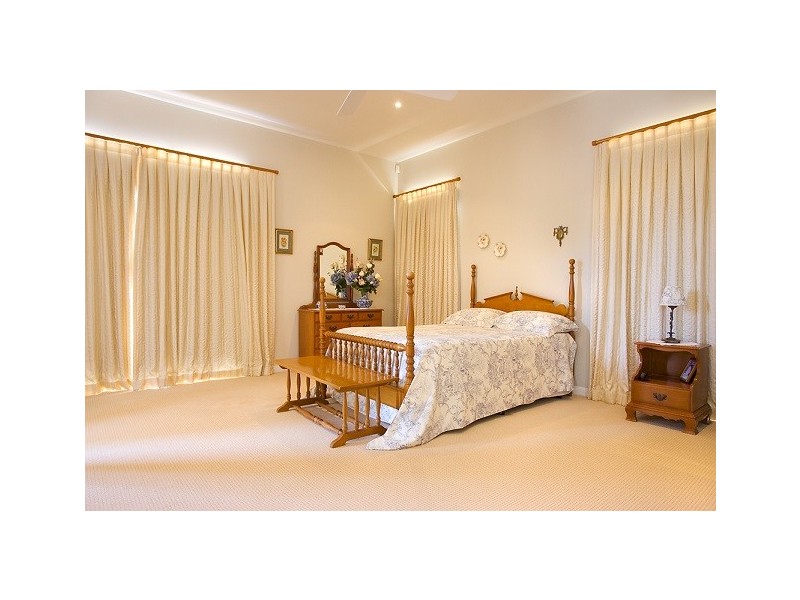 4 Tangmere Court, Noosa Heads QLD 4567