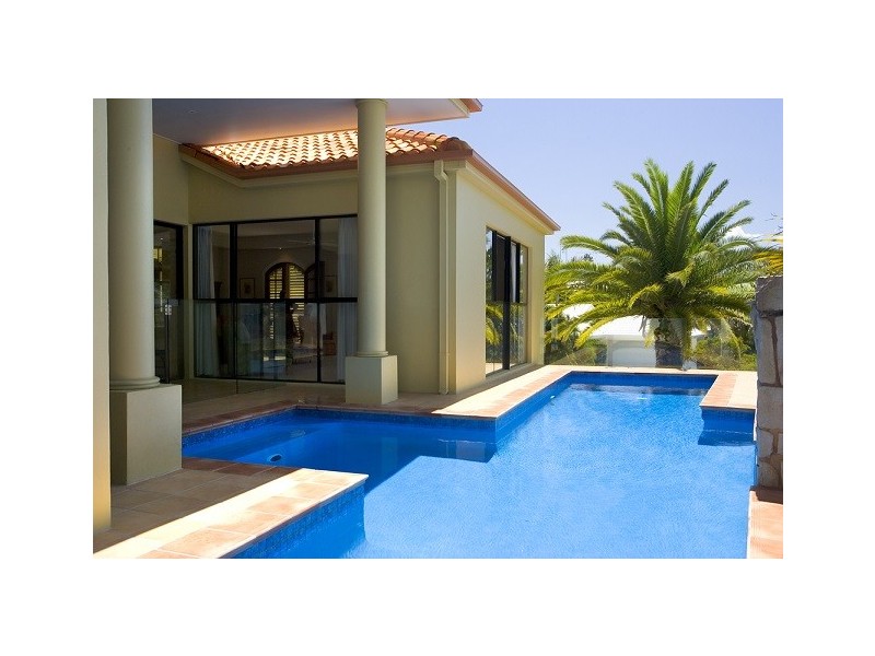 4 Tangmere Court, Noosa Heads QLD 4567